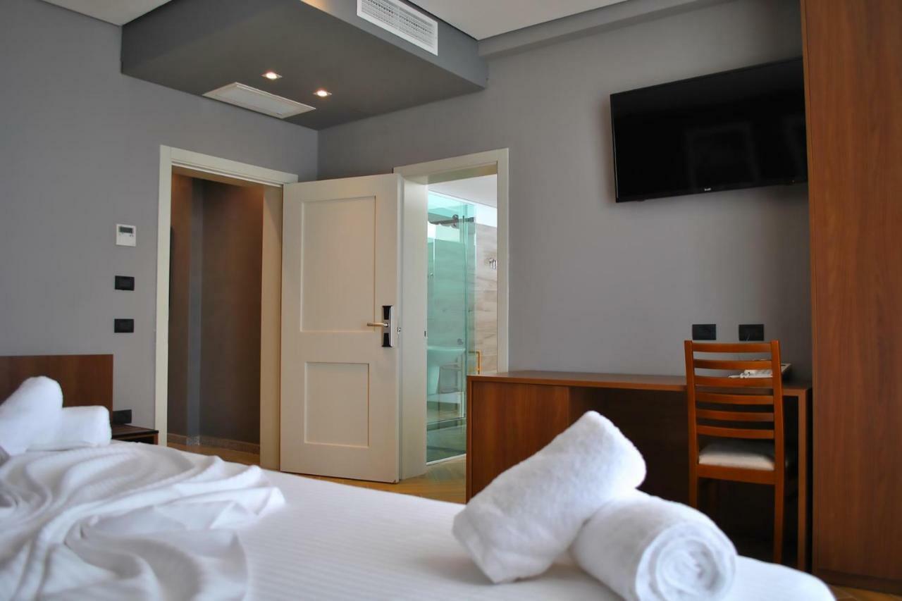 Twin Towers Hotel City & Beach Resort Shëngjin Exterior foto
