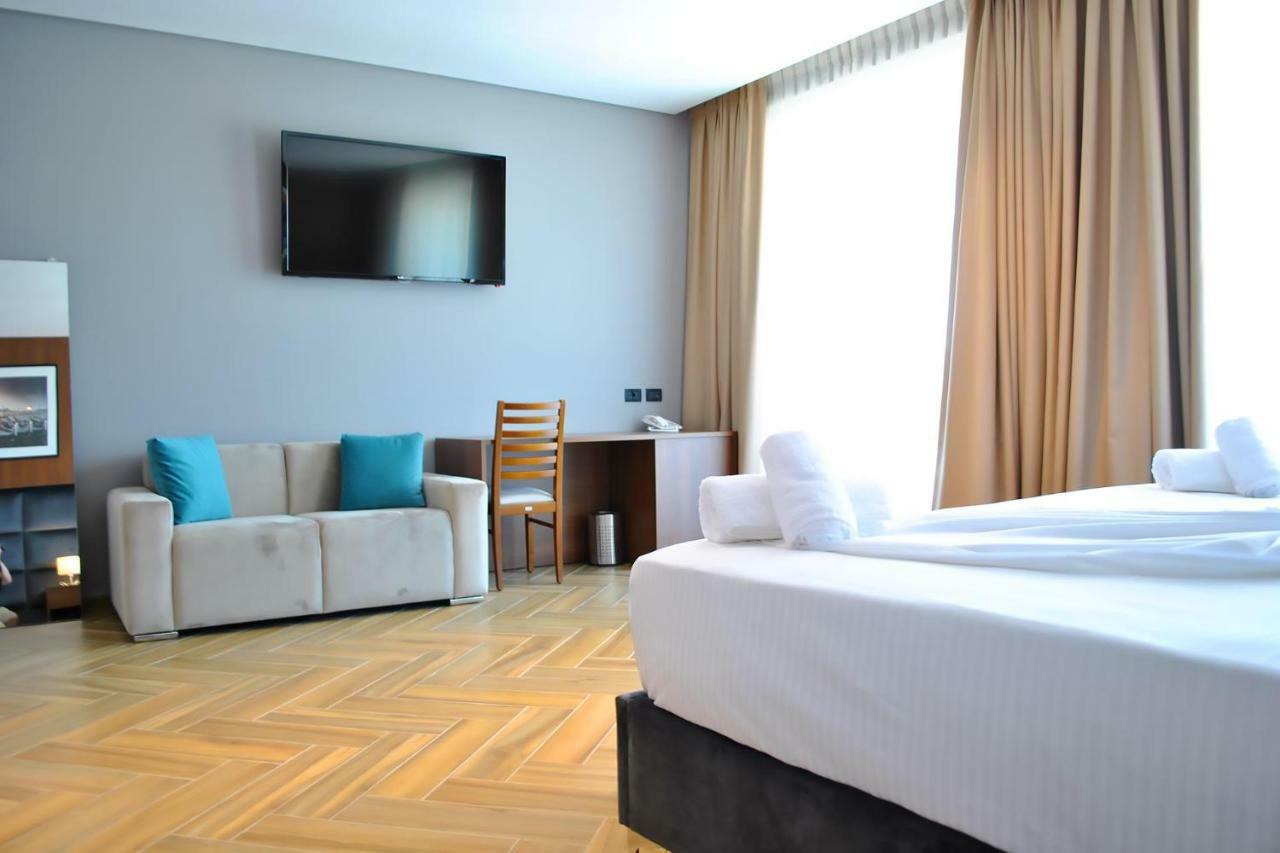 Twin Towers Hotel City & Beach Resort Shëngjin Exterior foto